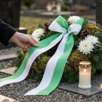 tételeket Moiré koszorú szalag 125 mm x 25 m zöld és fehér színben, taft szőtt szalag, nemzeti szalag, díszszalag