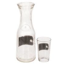 tételeket Üvegkancsó, magassága 27 cm, 4 pohárral, magassága 11 cm