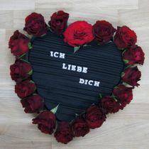 Plug-in anyag szív virágos hab fekete 33cm 2db esküvői dekoráció