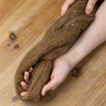 tételeket Gyapjúzsinór, díszgyapjú, barna, 2m. Gyapjúzsinór, nemezeléshez, kézműveskedéshez és virágkötészethez.