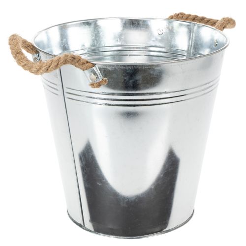 Fényes fém vödör