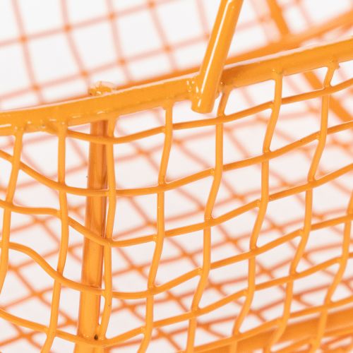 tételeket Drótkosár fa fogantyúval. Praktikus kialakítás. Ideális tavaszi dekorációhoz, otthonra és irodába. 17 cm, 6 darab.