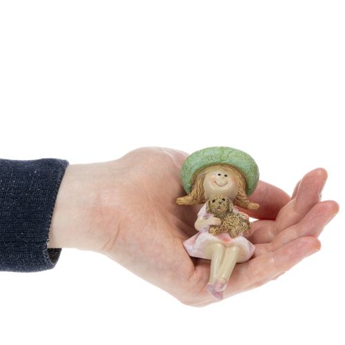 Polcra ülő Mosolygós lány kutyával Ø4.5cm M9.5cm | Floristik24.hu