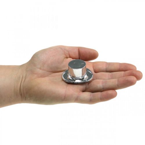 Floristik24 Mini henger, szilveszteri szórt dekoráció, asztaldísz újévi ezüst H2,5cm L5cm 9 db