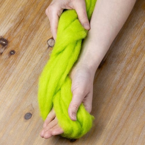 Puha zöld gyapjúfilc 200 cm dekorációhoz és kreatív ötletekhez | Floristik24.hu