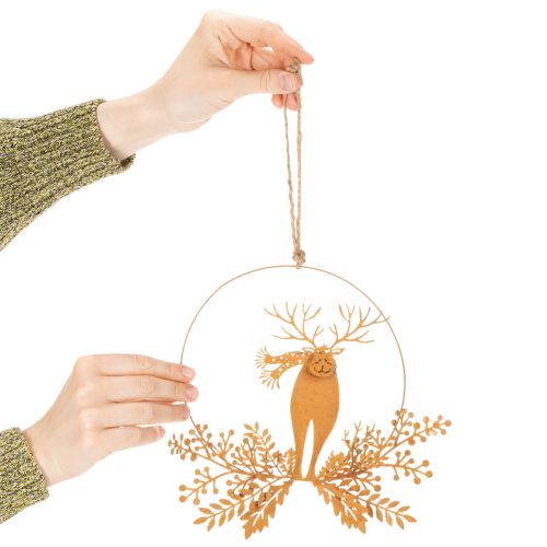Karácsonyi díszgyűrű, rénszarvas gyűrűben, Mikulás ajándékkal, fém díszítés, rozsdás felület, Ø18cm, 2 db-os szett | Floristik24.hu