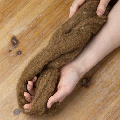 tételeket Gyapjúzsinór, díszgyapjú, barna, 2m. Gyapjúzsinór, nemezeléshez, kézműveskedéshez és virágkötészethez.