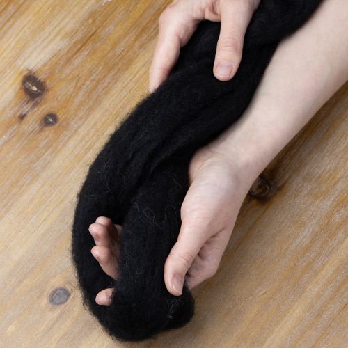 tételeket Dekoratív gyapjú, gyapjúzsinór, nemezelt gyapjú kreatív kézműveskedéshez és virágkötészethez, 2m, fekete