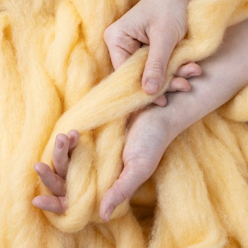 tételeket Gyapjúzsinór, gyapjúszalag, krémnarancs, 10 m gyapjú koszorúkhoz és virágdíszekhez