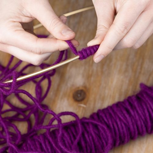 tételeket Gyapjúzsinór, lila, 55m díszzsineg virágkötészethez és kézműveskedéshez