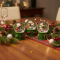 Szerencsehozó hógömb kéményseprő figurával, 4 cm, 3 darab | Floristik24.hu