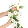 Műrózsa füzér fehér virágokkal díszítésként, 170 cm | Floristik24.hu