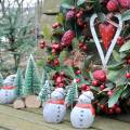 Floristik24 Karácsonyi figura hóember fenyőfa betonszürke, színes 9cm – 11cm 4db